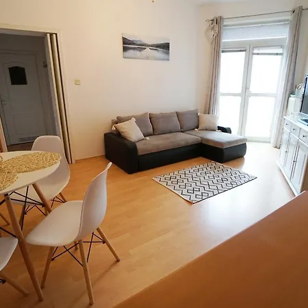 Lägenhet Apartament Parkowy *